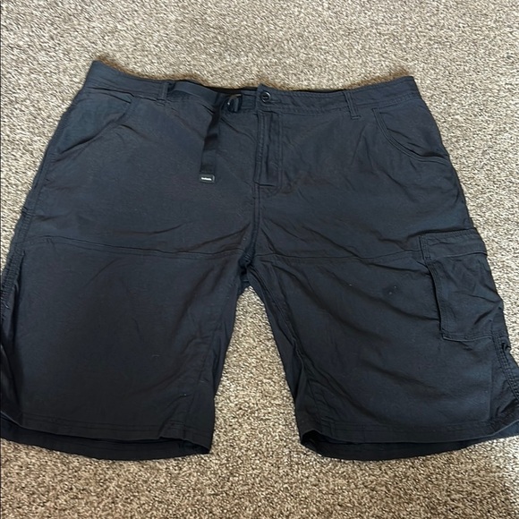 Men’s Prana Black Cargo Shorts - Picture 1 of 4